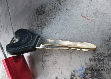 1997 Ford Escort из США, поврежденный, VIN 1FALP10P6VW416981